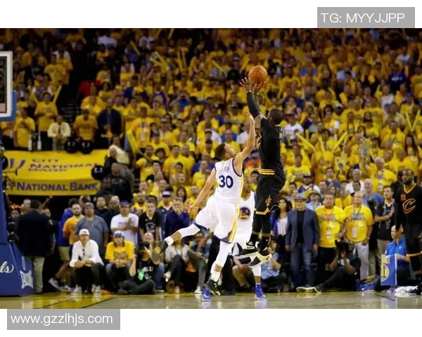 NBA百事通骑士与勇士比赛暂停时的音乐氛围与观众反应分析